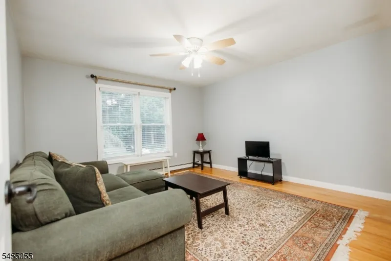 7 Twin Pond Rd Montague, NJ 07827
