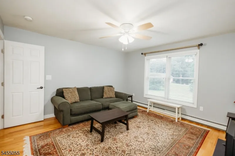 7 Twin Pond Rd Montague, NJ 07827