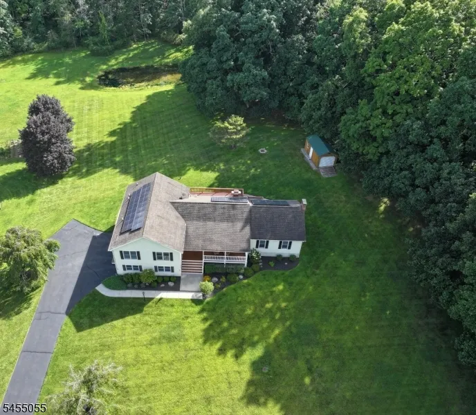 7 Twin Pond Rd Montague, NJ 07827