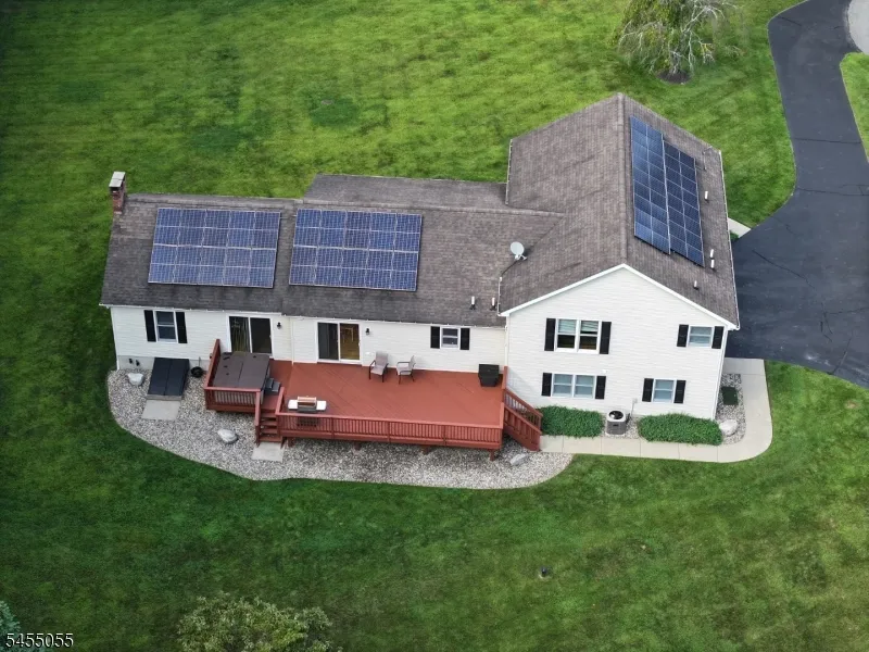 7 Twin Pond Rd Montague, NJ 07827