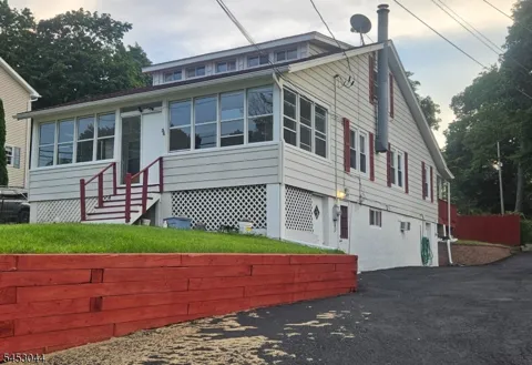 34 Outlook Ave