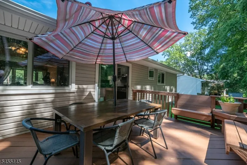 46 Deer Path Dr Mount Olive, NJ 07836