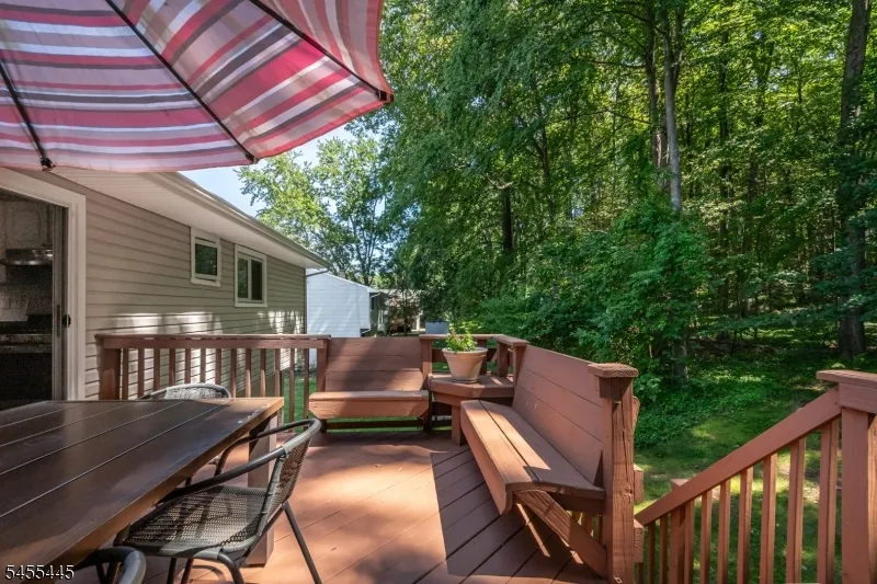 46 Deer Path Dr Mount Olive, NJ 07836