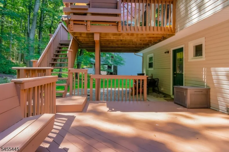 46 Deer Path Dr Mount Olive, NJ 07836
