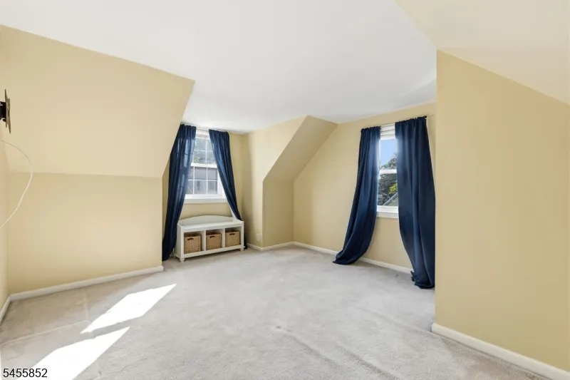 24 Sunset Dr Clark, NJ 07066
