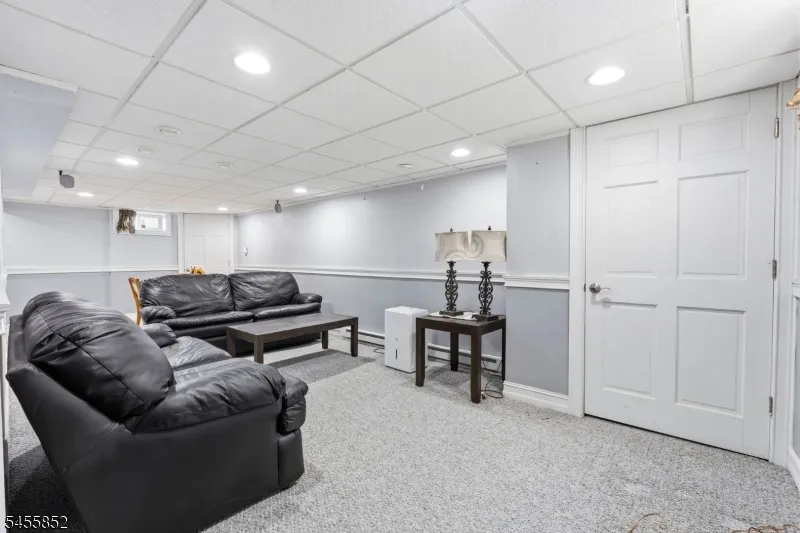 24 Sunset Dr Clark, NJ 07066