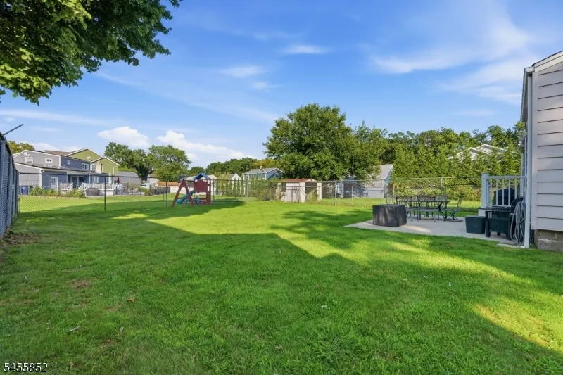 24 Sunset Dr Clark, NJ 07066