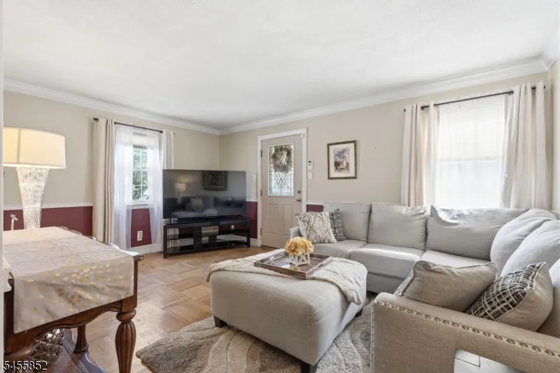 24 Sunset Dr Clark, NJ 07066