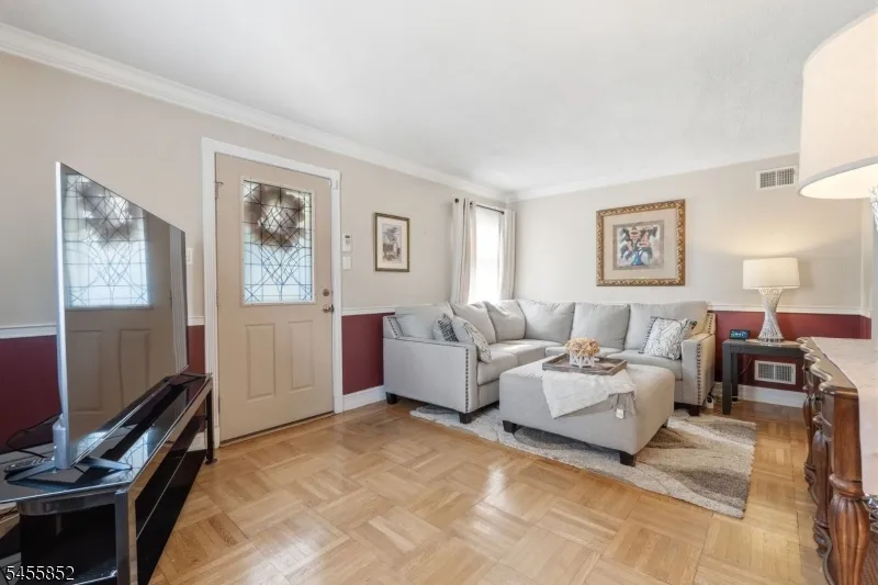 24 Sunset Dr Clark, NJ 07066