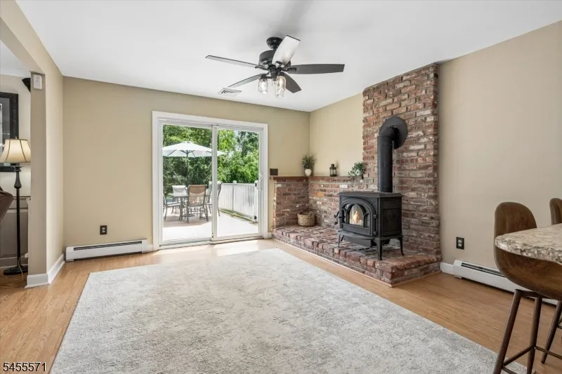 117 South St Frelinghuysen, NJ 07821