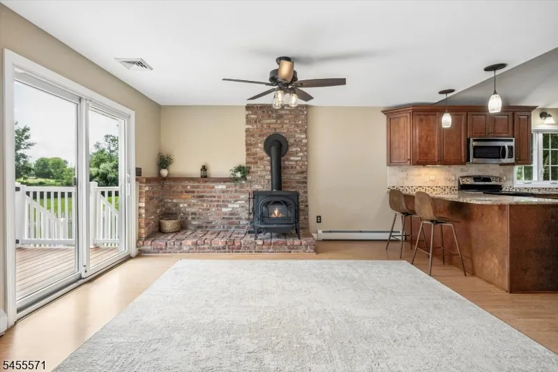 117 South St Frelinghuysen, NJ 07821