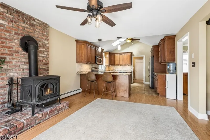 117 South St Frelinghuysen, NJ 07821