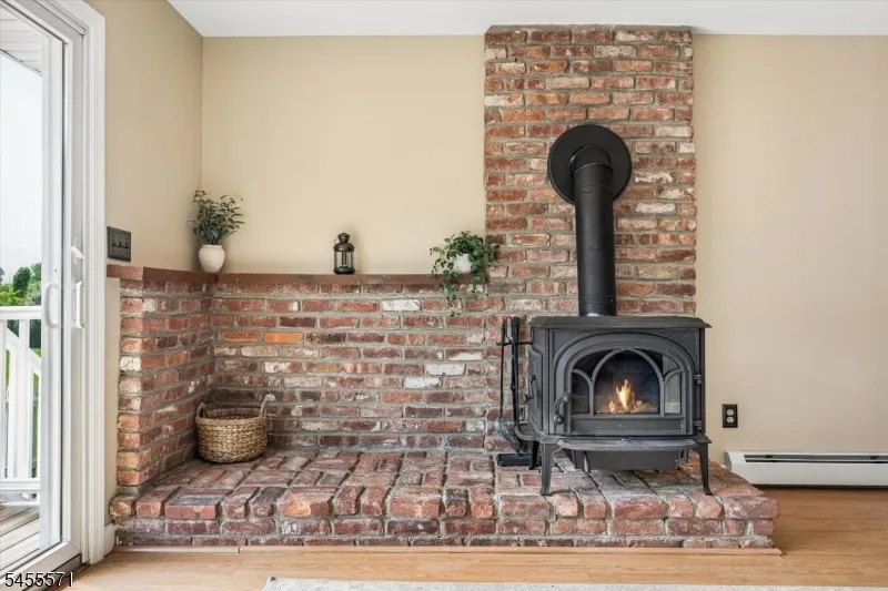 117 South St Frelinghuysen, NJ 07821