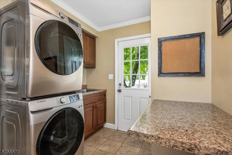 117 South St Frelinghuysen, NJ 07821