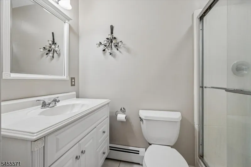 117 South St Frelinghuysen, NJ 07821