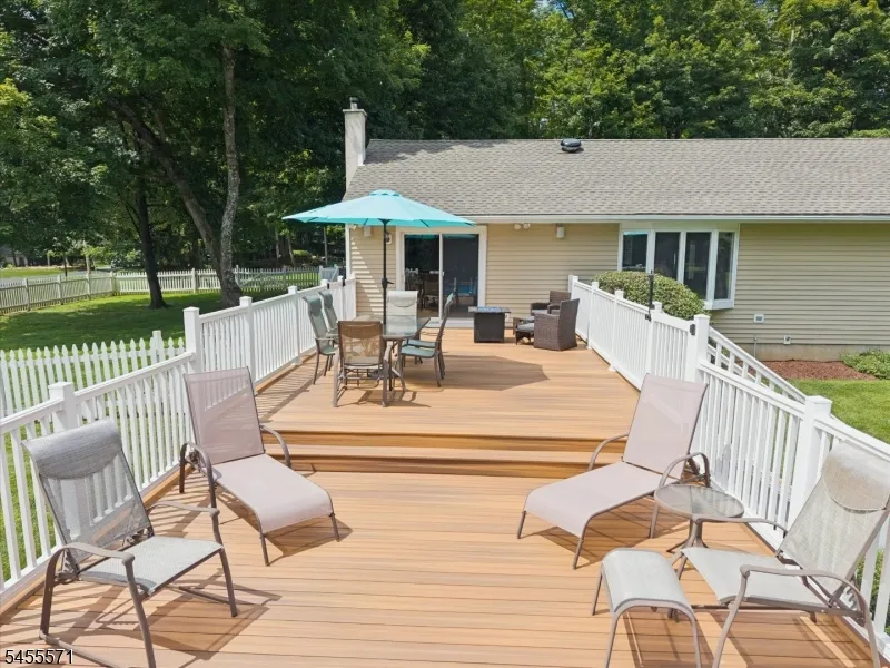 117 South St Frelinghuysen, NJ 07821