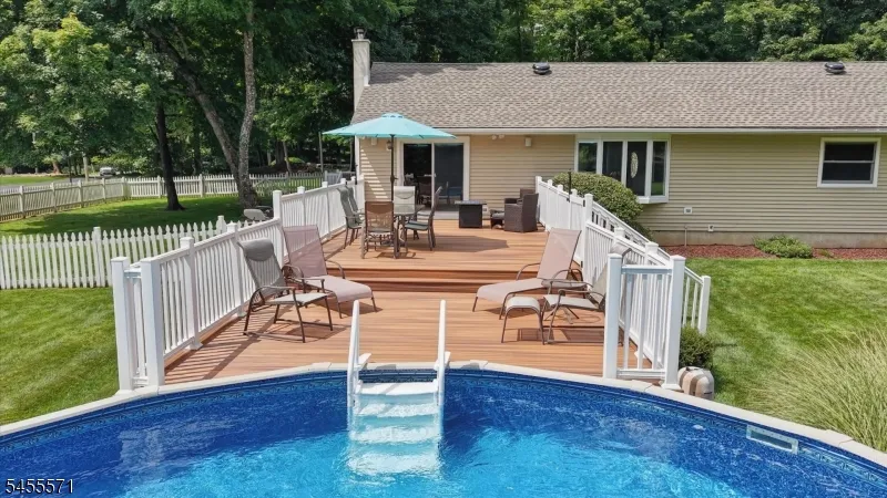 117 South St Frelinghuysen, NJ 07821