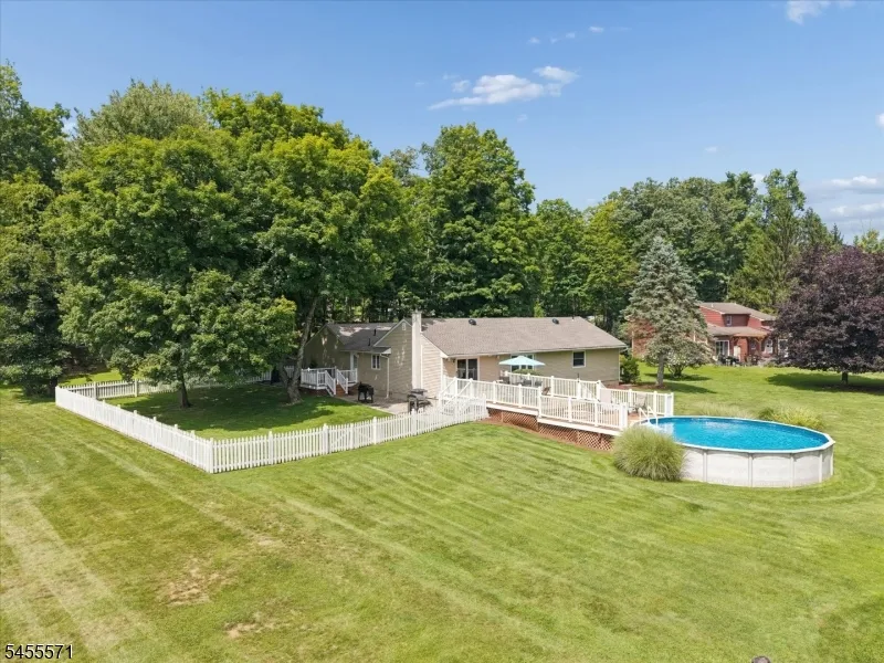 117 South St Frelinghuysen, NJ 07821