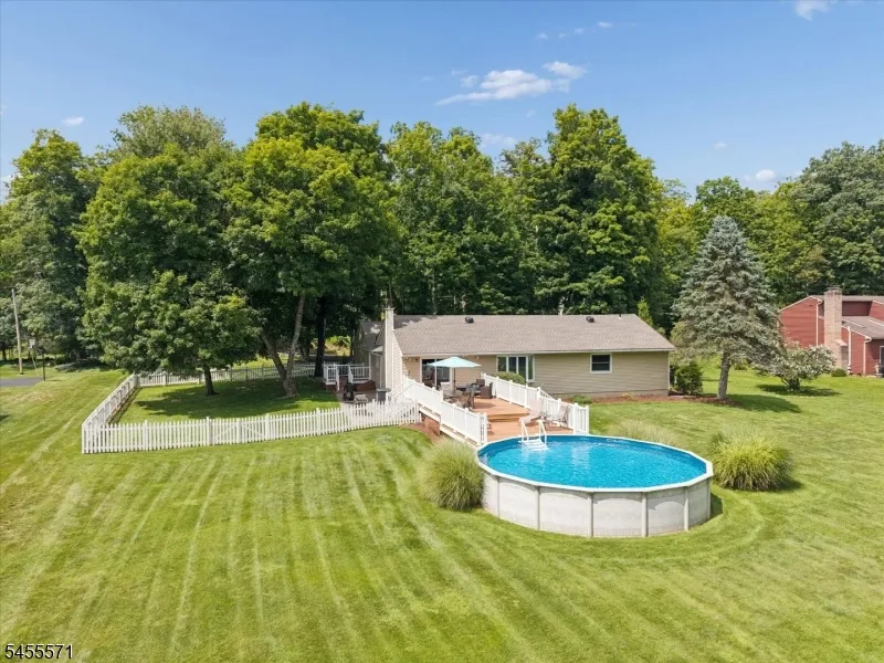 117 South St Frelinghuysen, NJ 07821