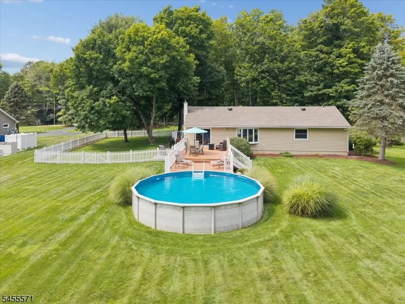 117 South St Frelinghuysen, NJ 07821