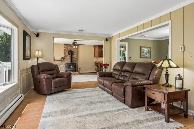 117 South St Frelinghuysen, NJ 07821