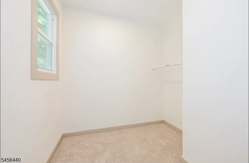 33 Orchard Dr Vernon, NJ 07462
