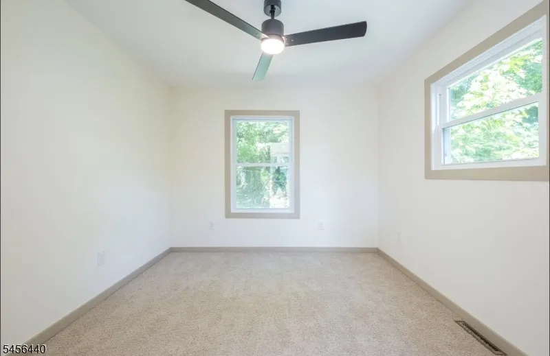 33 Orchard Dr Vernon, NJ 07462