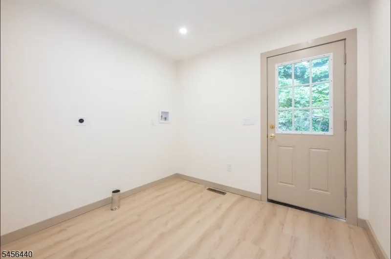 33 Orchard Dr Vernon, NJ 07462