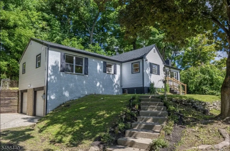 33 Orchard Dr Vernon, NJ 07462