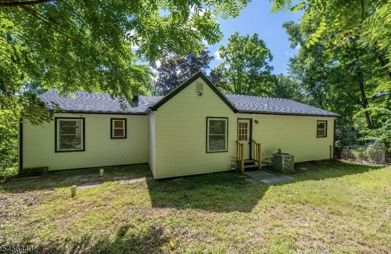 33 Orchard Dr Vernon, NJ 07462