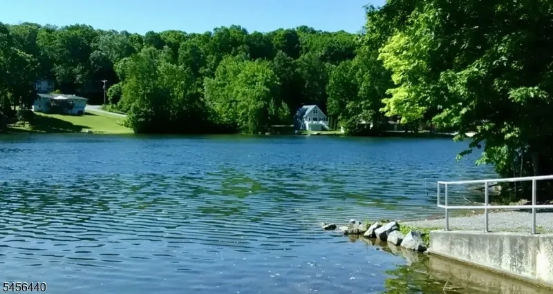 33 Orchard Dr Vernon, NJ 07462