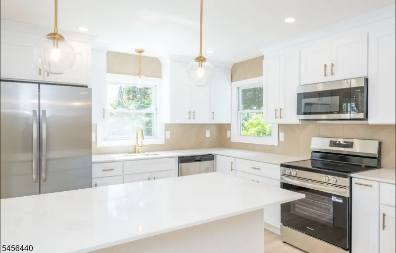 33 Orchard Dr Vernon, NJ 07462
