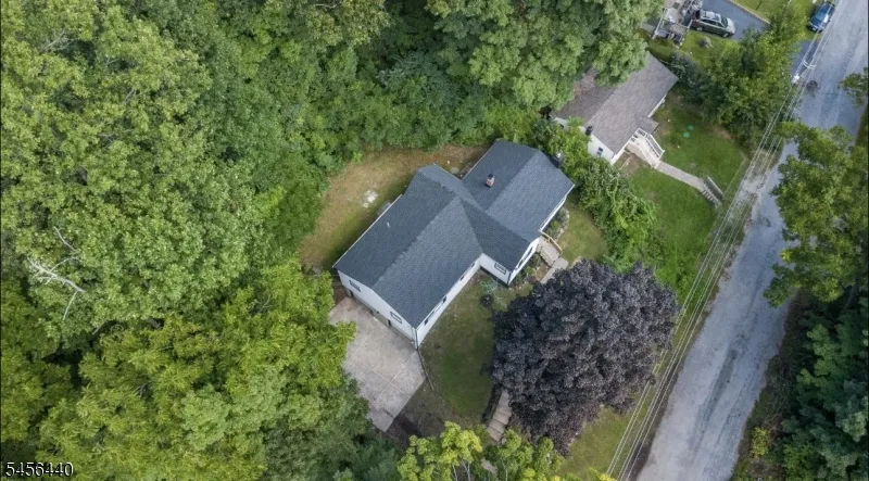 33 Orchard Dr Vernon, NJ 07462