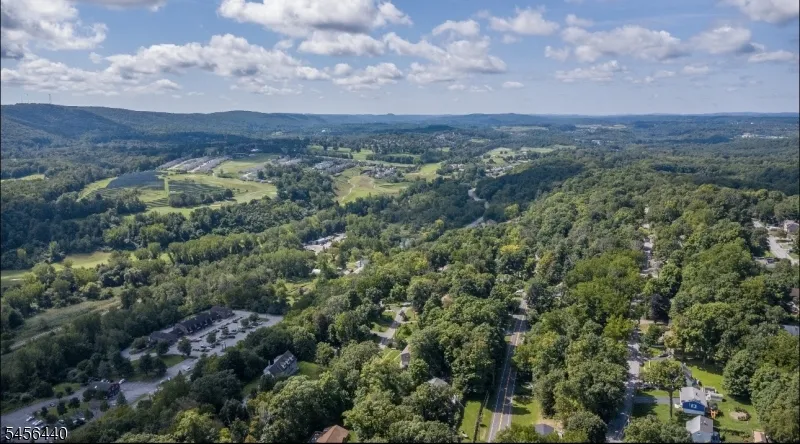 33 Orchard Dr Vernon, NJ 07462