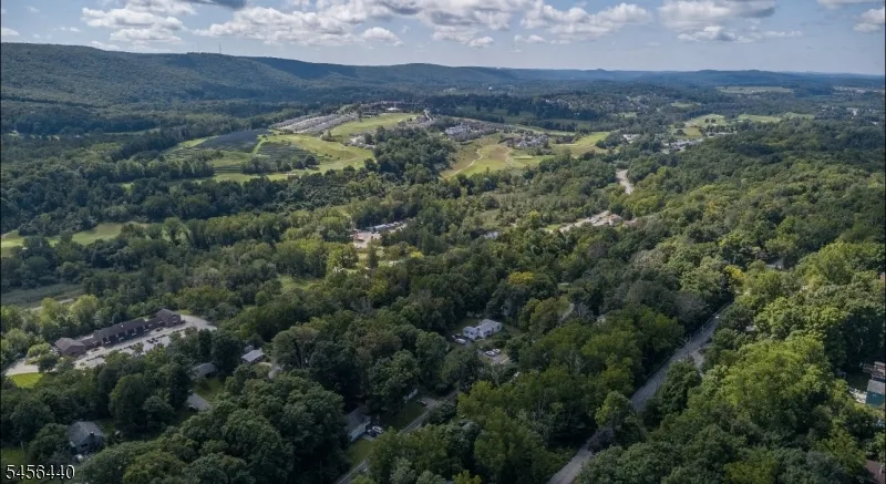 33 Orchard Dr Vernon, NJ 07462