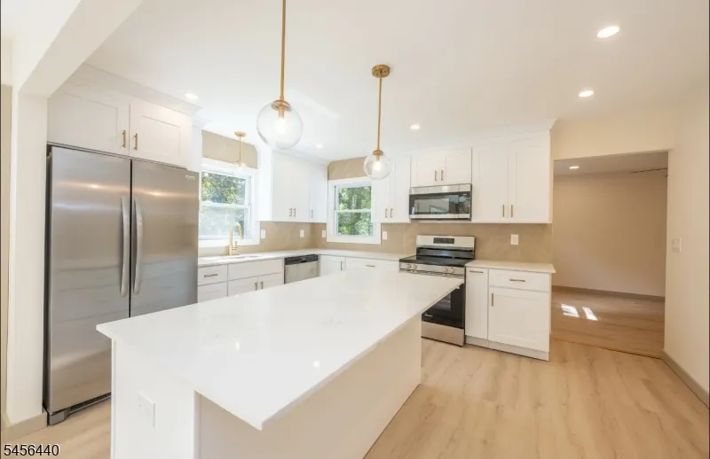 33 Orchard Dr Vernon, NJ 07462