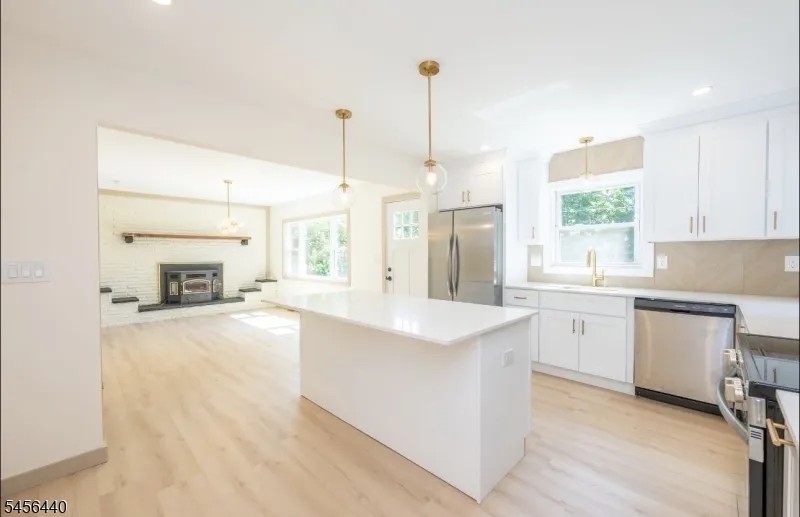 33 Orchard Dr Vernon, NJ 07462