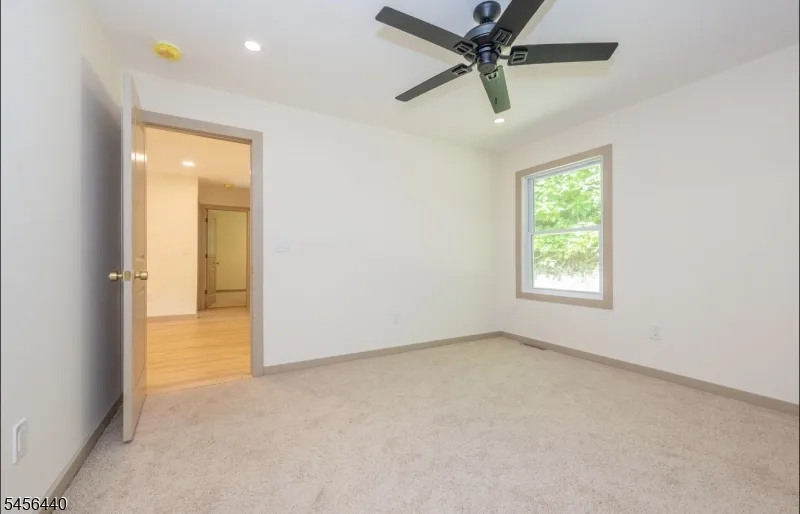 33 Orchard Dr Vernon, NJ 07462