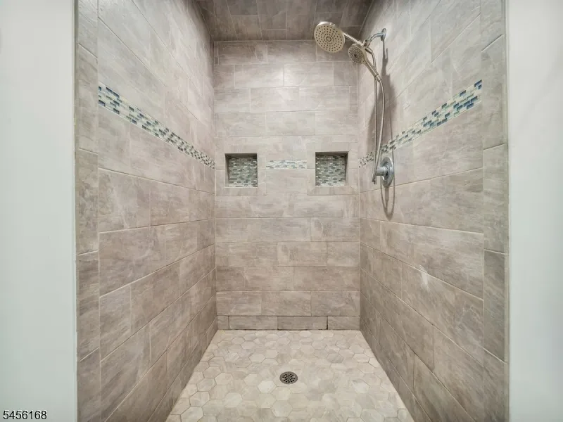 9 Lake Pochung Rd Vernon, NJ 07461