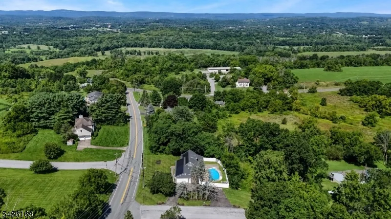 9 Lake Pochung Rd Vernon, NJ 07461