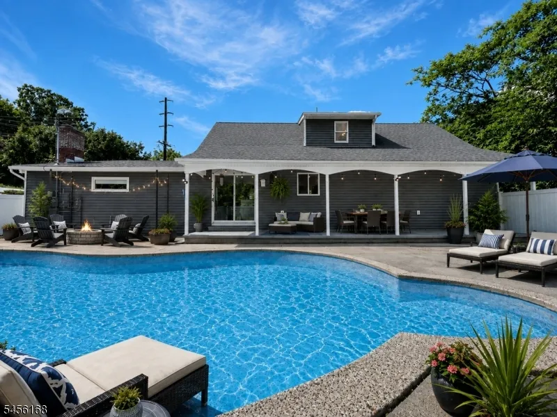 9 Lake Pochung Rd Vernon, NJ 07461