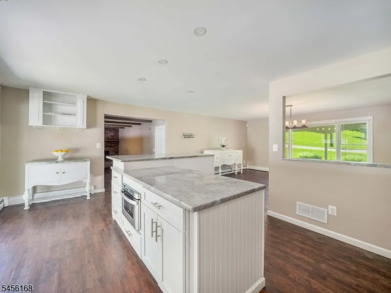 9 Lake Pochung Rd Vernon, NJ 07461