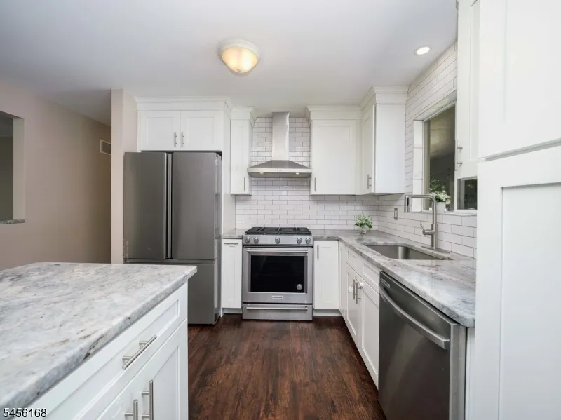 9 Lake Pochung Rd Vernon, NJ 07461