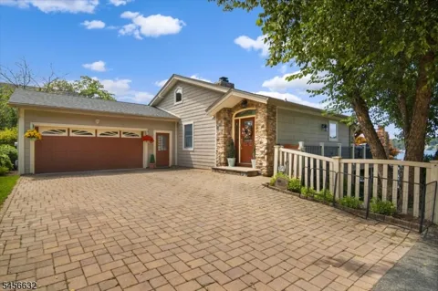 5 Lee Dr