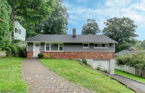 37 White Meadow Rd