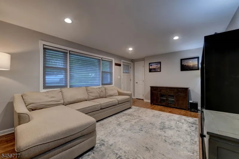 37 White Meadow Rd Rockaway, NJ 07866