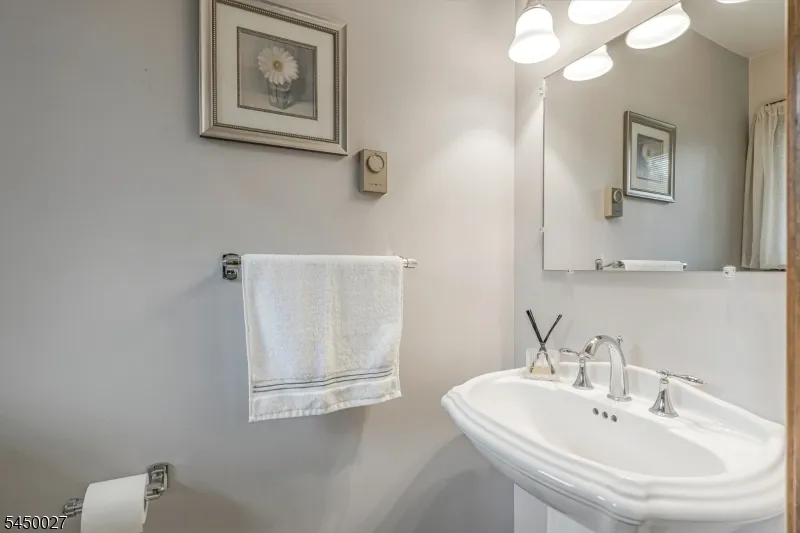 229 Lambertville Hopewell Rd Hopewell, NJ 08525