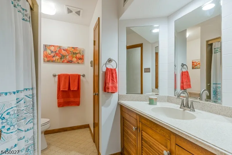 229 Lambertville Hopewell Rd Hopewell, NJ 08525