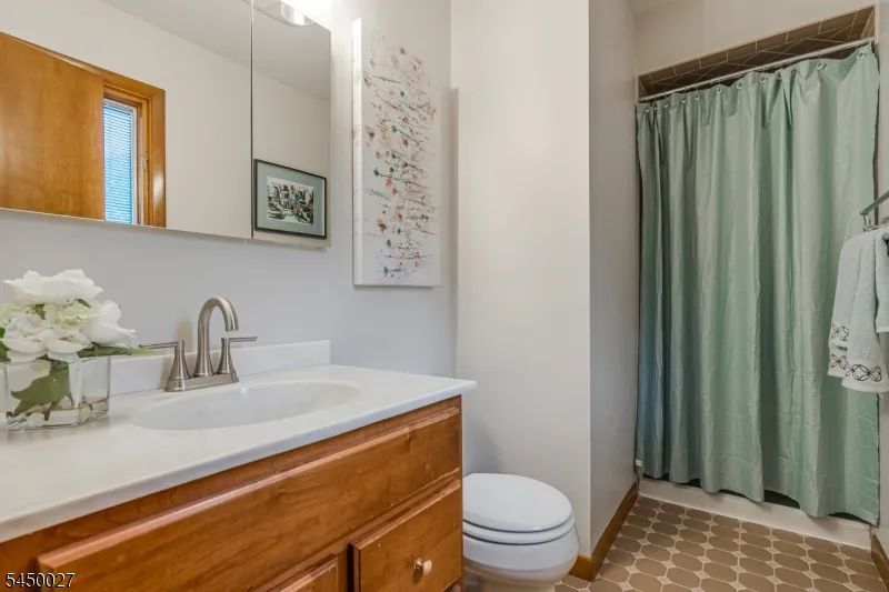 229 Lambertville Hopewell Rd Hopewell, NJ 08525