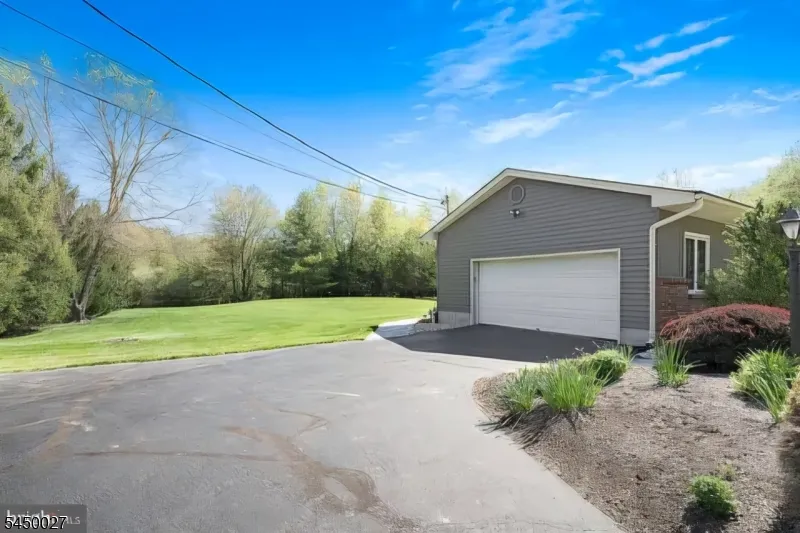 229 Lambertville Hopewell Rd Hopewell, NJ 08525